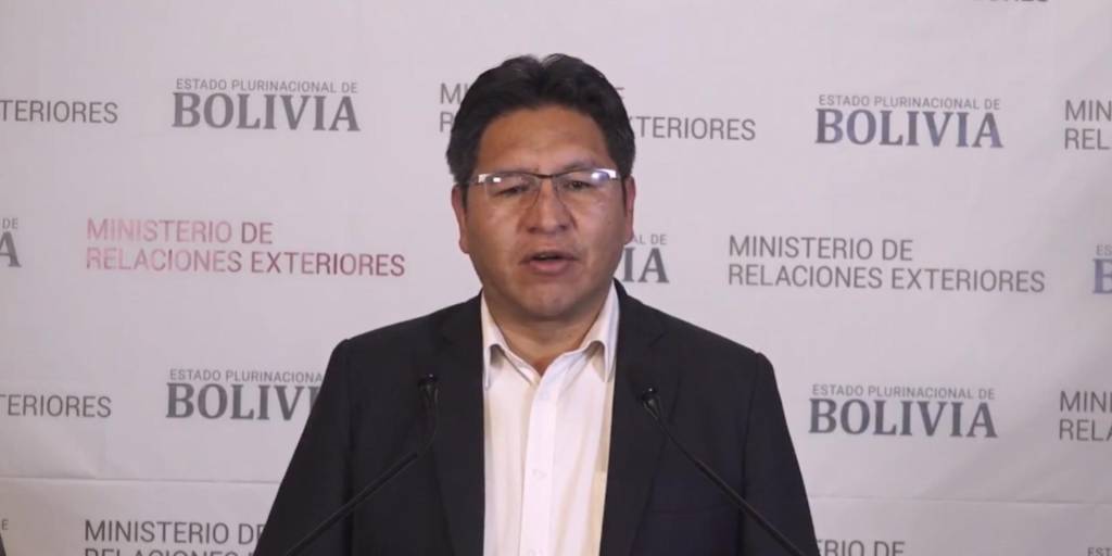Vicecanciller Erwin Freddy Mamani, en conferencia de prensa en La Paz
