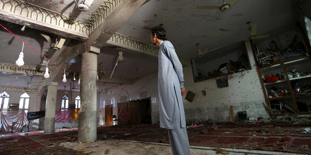 Ataque suicida en una concurrida mezquita en la ciudad de Peshawar