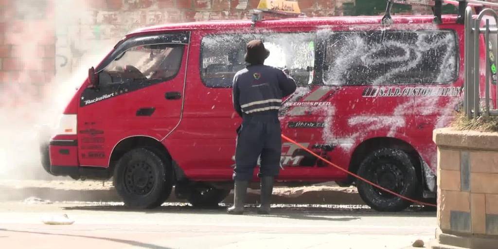 Lavado de autos en El Alto