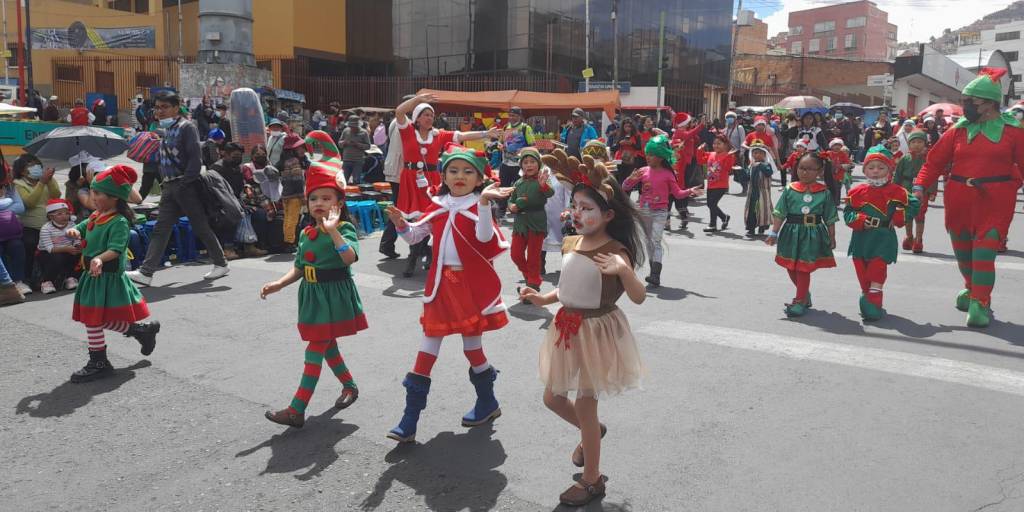 Desfile Navideño en La Paz le da la bienvenida a la época más esperada