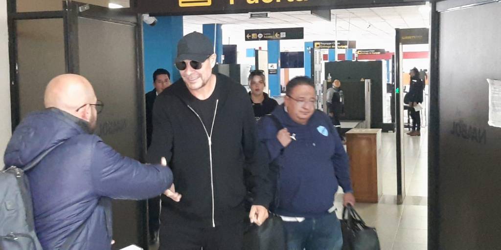 Marcelo Claure a su arribo al aeropuerto internacional de El Alto.