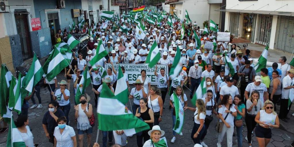 Las movilizaciones en Santa Cruz se impulsan ante el encarcelamiento de Camacho