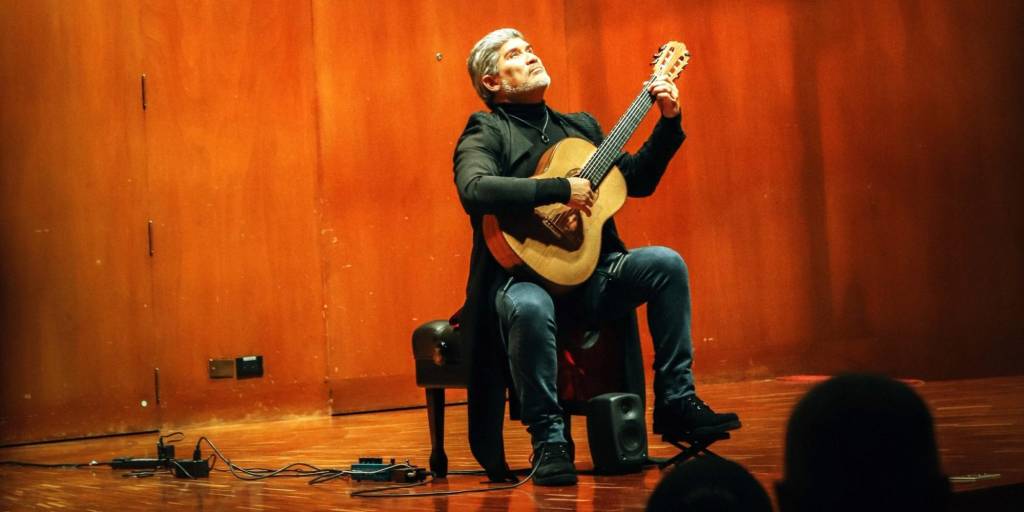 Piraí Vaca Sotomayor es un concertista de guitarra reconocido internacionalmente