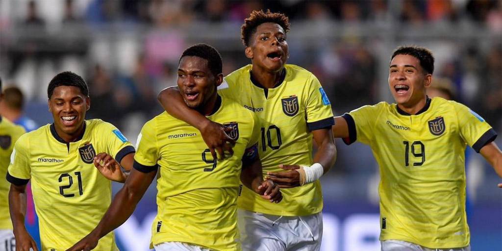 Los jugadores ecuatorianos celebraron su primera victoria en el torneo, que se lleva a cabo en Argentina.