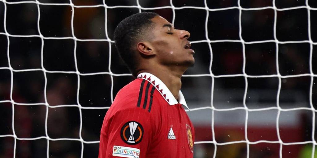 Manchester United pierde a Rashford por lesión para enfrentar a Sevilla