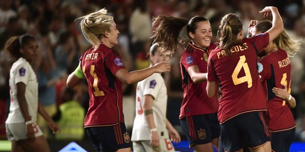 Las jugadores españolas celebraron la victoria en condición de local por la Liga de Naciones.