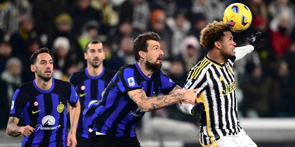 El duelo entre los equipos más grandes de Italia terminó igualado 1-1 en Turín.
