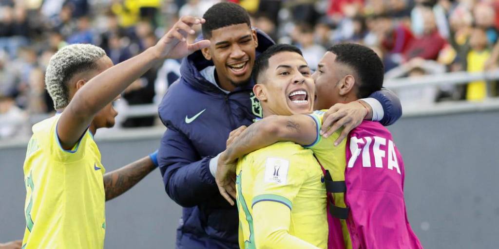 El conjunto brasileño se impuso por goleada a Túnez y en cuartos enfrentará a la selección de Israel.