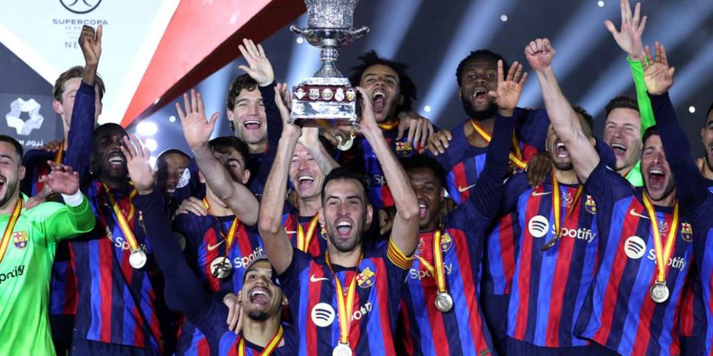 Barcelona se consagró campeón de la Supercopa de España y el domingo puede ser campeón de la Liga.