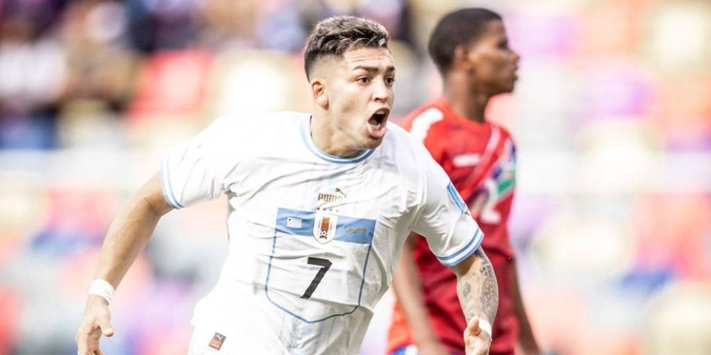 El delantero Duarte anotó un golazo para darle la victoria a la Celeste sobre Gambia por la mínima diferencia.