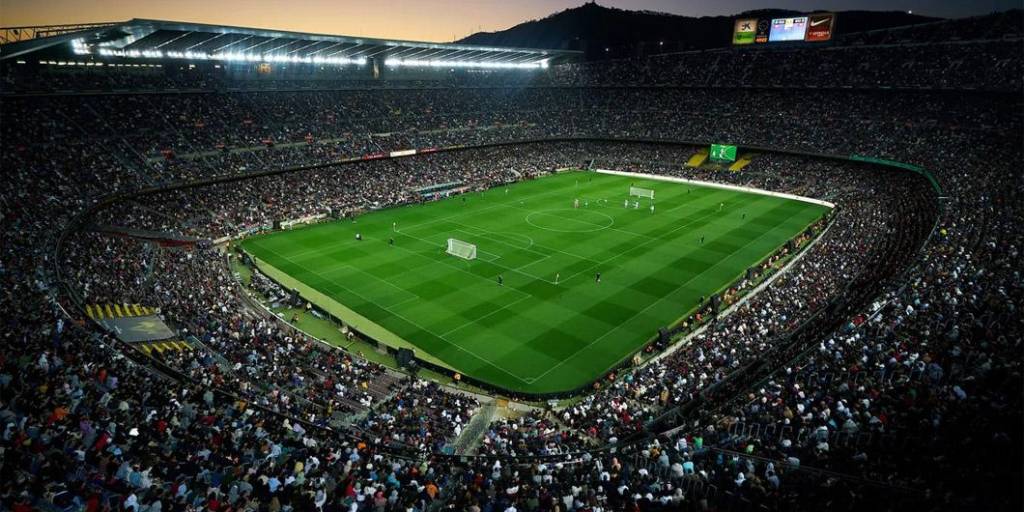 La fase final de la Kings League superó la capacidad de 90.000 espectadores en el estadio Camp Nou.