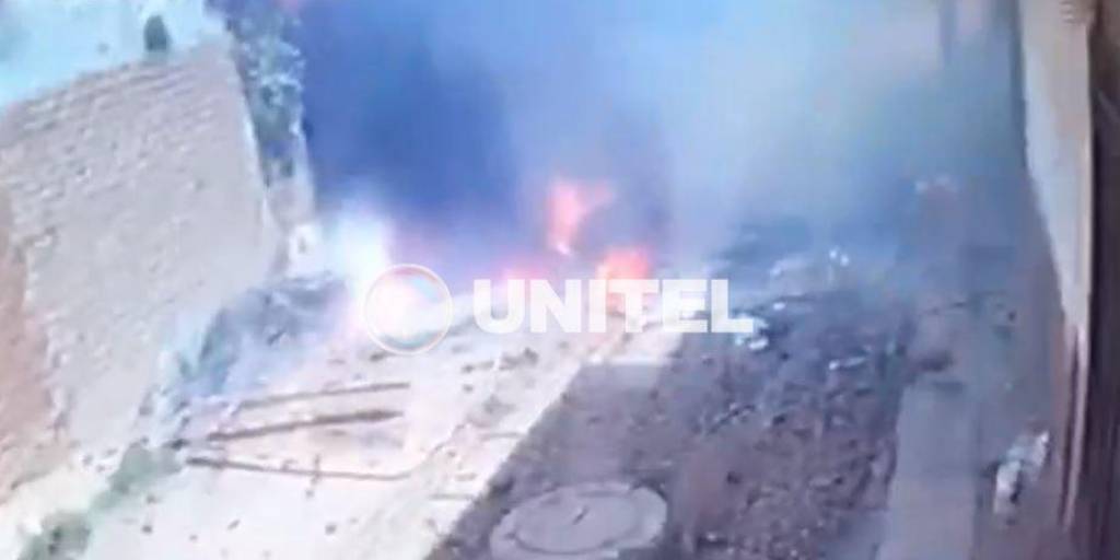 Una cámara de seguridad captó el momento de la explosión en Valle Hermoso.