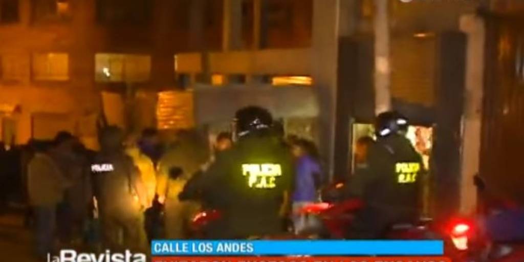 Policías y funcionarios fueron agredidos por bailarines en la vía de ...