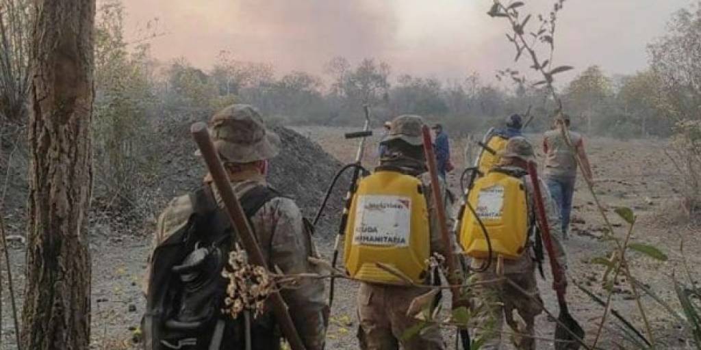 Brigadas de bomberos forestales siguen en la zona. Foto: Ministerio de Defensa