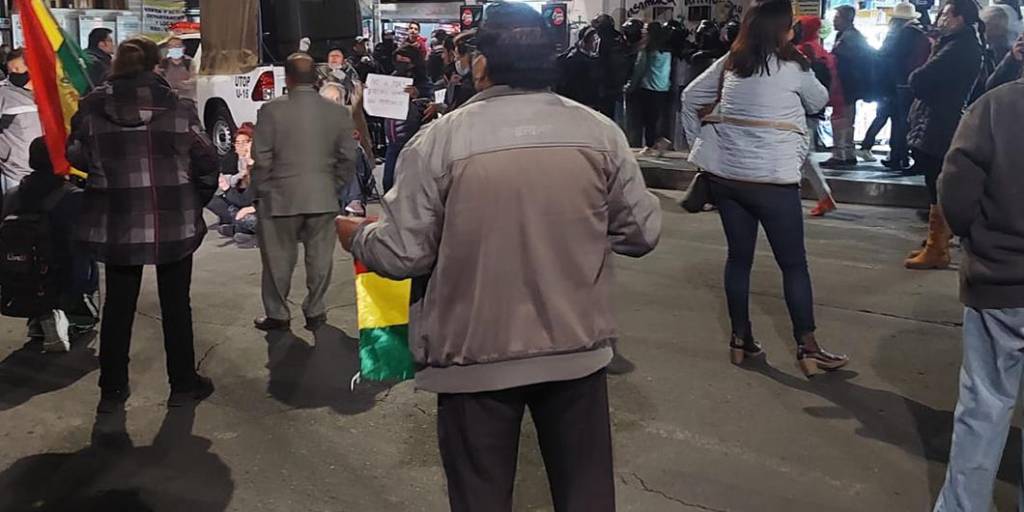 Protestas en oficinas de derechos humanos en La Paz