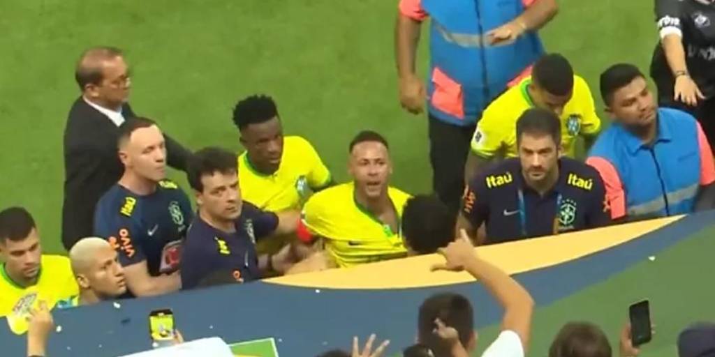 Neymar molesto tras la agresión