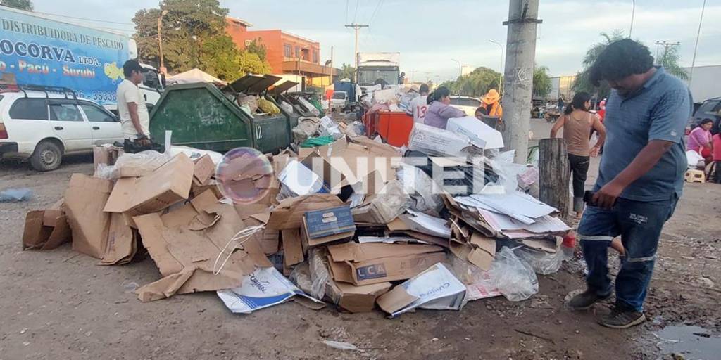 Santa Cruz: La basura abunda en las calles del mercado Los Bosques ...