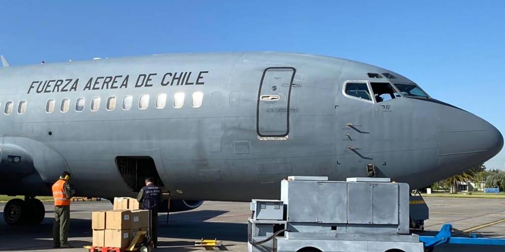Un avión un Boeing 737 fue enviado con la ayuda humanitaria hacia la capital cruceña.