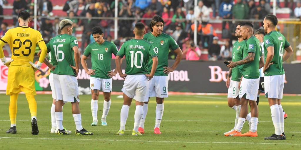 Los jugadore de Bolivia tras el partido jugado el martes