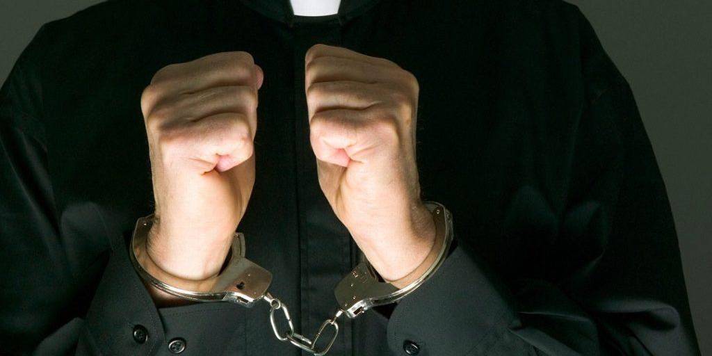 La Policía española detuvo a un sacerdote de 34 año