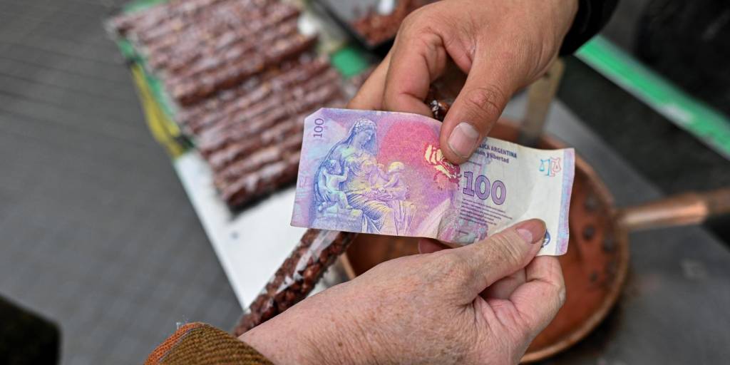 La moneda argentina sigue perdiendo valor