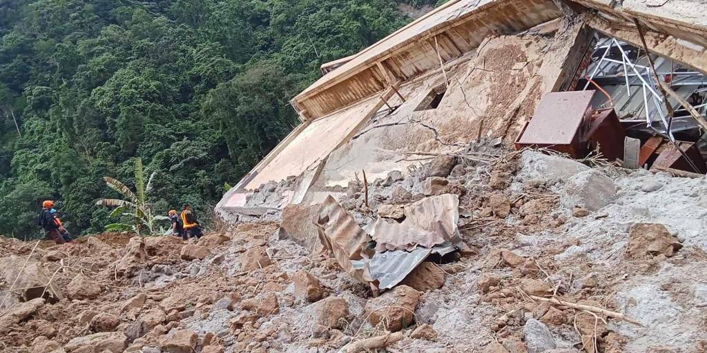 El desprendimiento de tierra ocurrió el martes por la noche en el pueblo de Masara