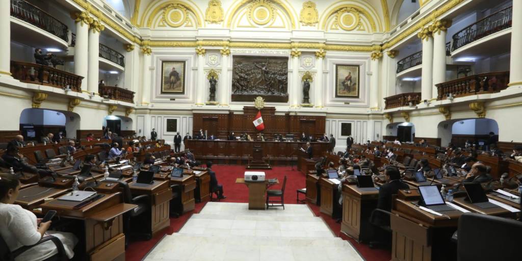 El Congreso de Perú rechaza el adelanto de elecciones, dice su vicepresidenta