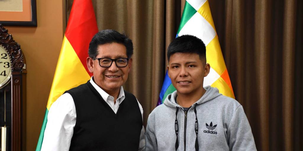 Ministro Pary y Marcelo Claure comprometen apoyo a José Ernesto, el joven boliviano invitado a Misión a Marte 2023