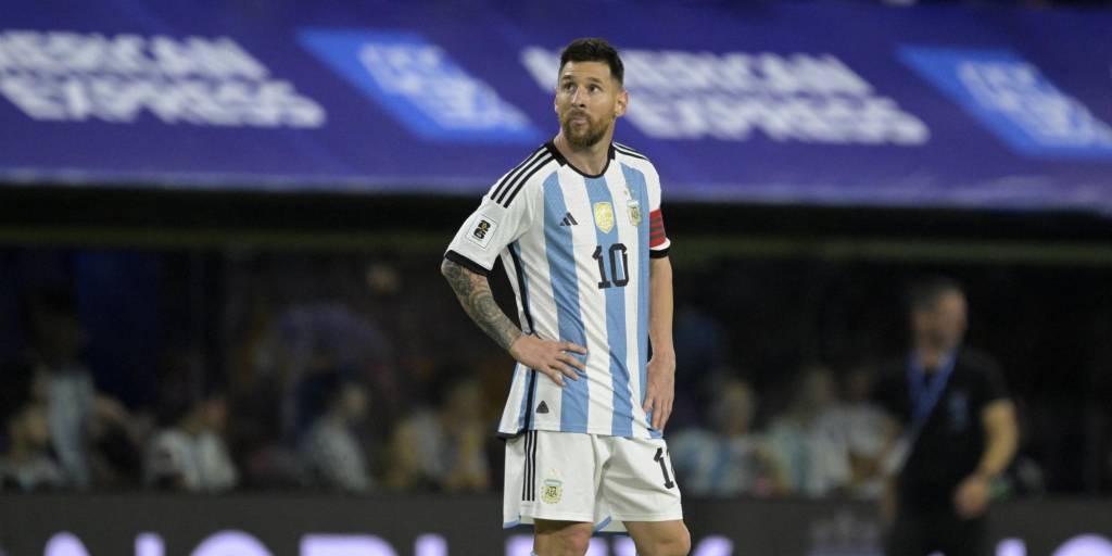 Messi en el encuentro en el que salieron derrotados ante Uruguay