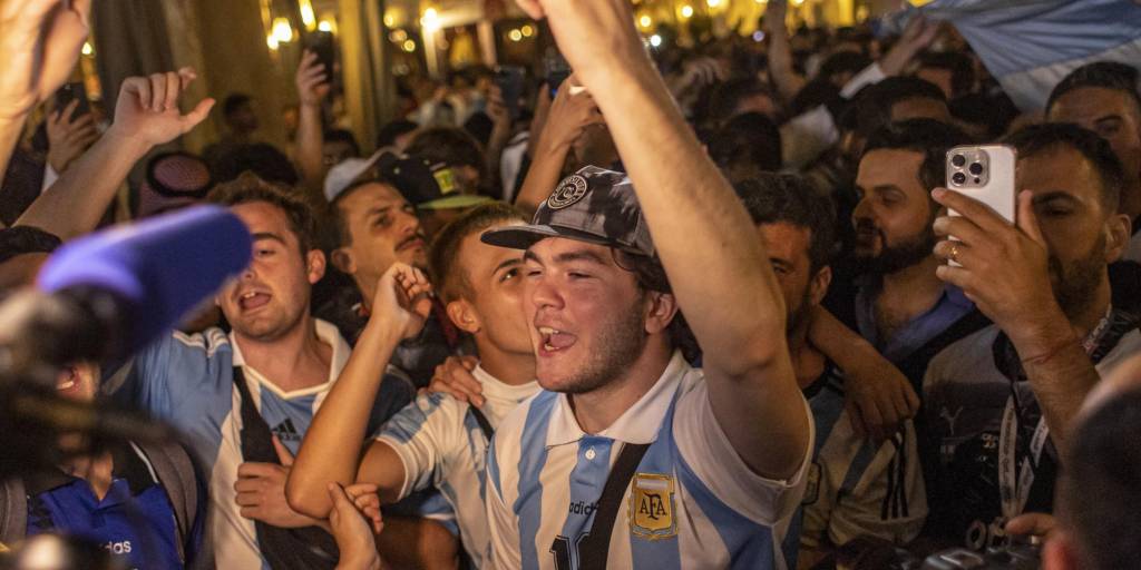 La fanaticada argentina se volcó a las calles en partidos previos