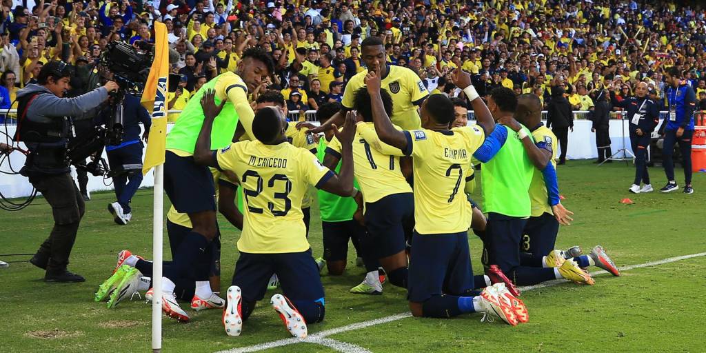 La selección ecuatoriana festejó su primer triunfo como local