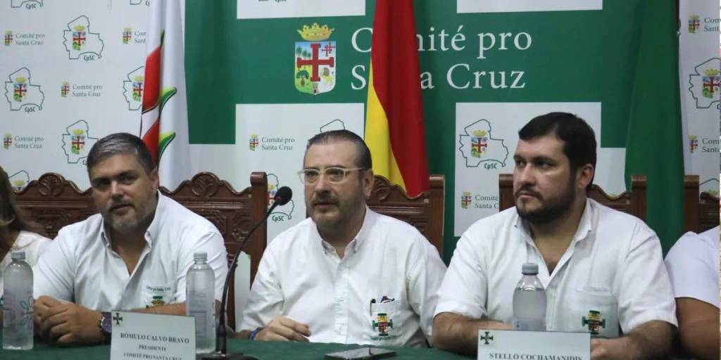 Larach, Calvo y Cochamanidis son las cabezas actuales de la dirigencia cívica