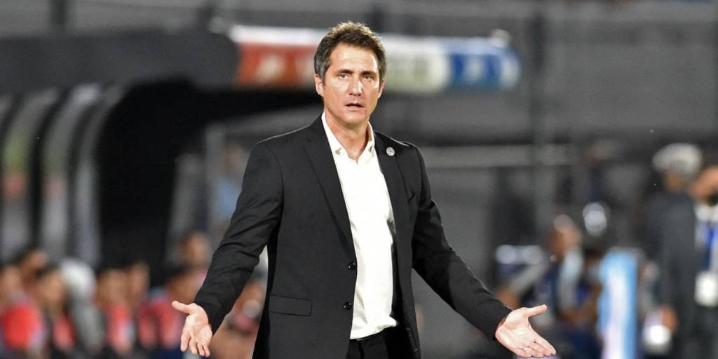 Guillermo Barros Schelotto dejó de ser el entrenador de Paraguay tras el pobre arranque en Eliminatorias.