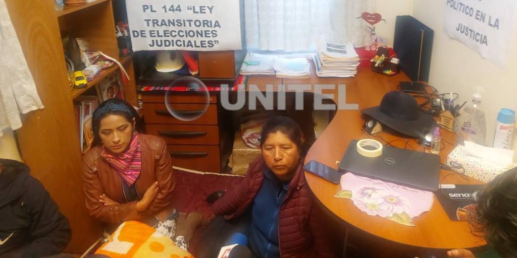 Las concejalas Alanoca y Furuya instalaron una huelga en la ciudad de El Alto.