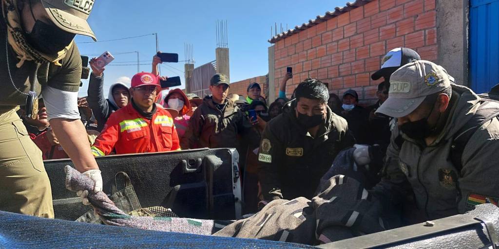 Los cuerpos fueron hallados en un domicilio de El Alto