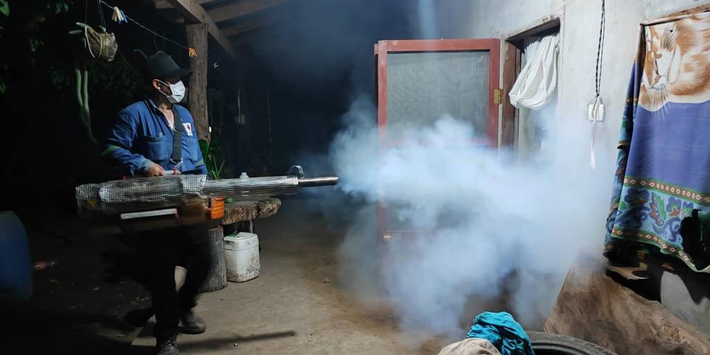 La población pide ayudar a eliminar los criaderos de mosquitos y fumigar las viviendas