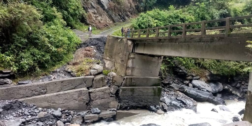 El puente de Yanacachi se encuentra en mal estado