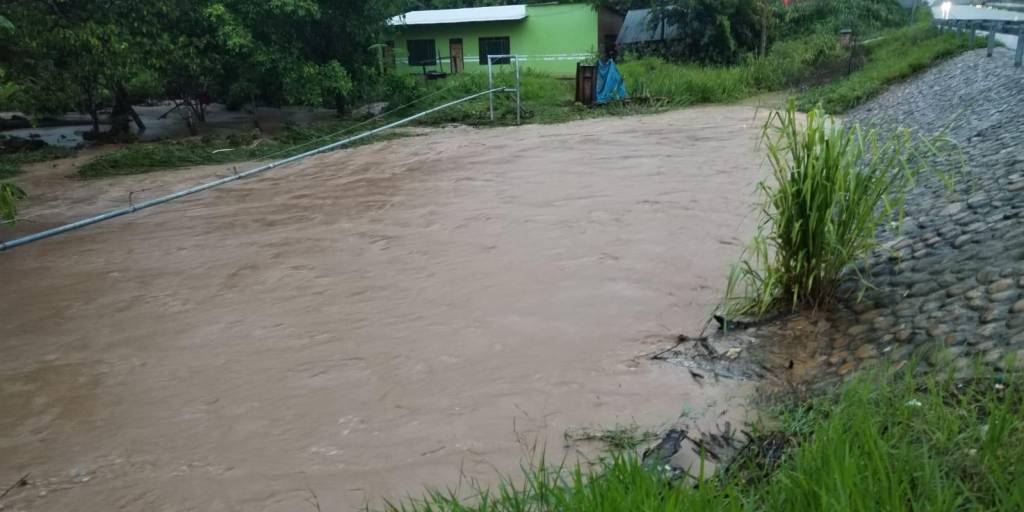 En el municipio cruceño de Yapacaní el agua afectó a varias viviendas