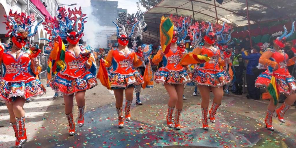 Ya comenzó el recorrido del carnaval de Oruro