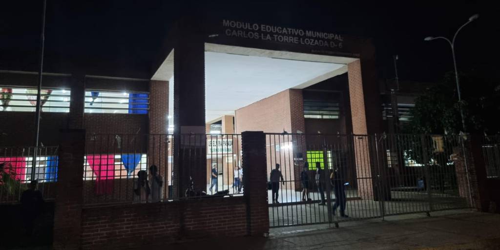 Módulo educativo Carlos La Torre sin luminaria