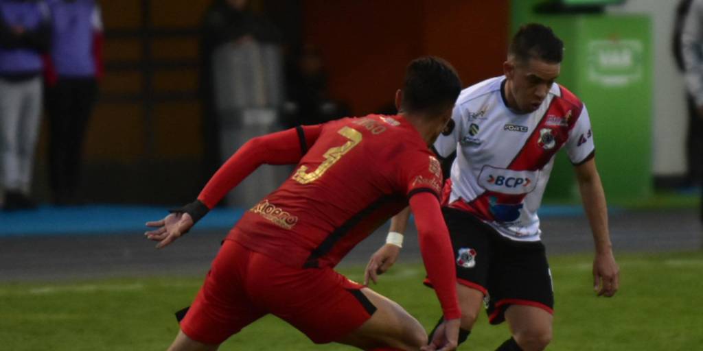 Nacional Potosí anotó dos goles frente a Universitario de Vinto