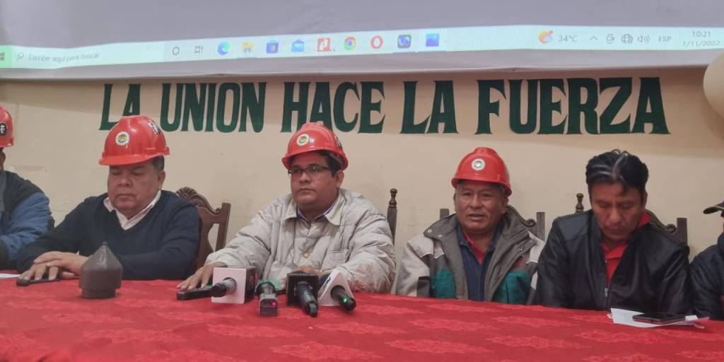 Los trabajadores fabriles brindaron conferencia de prensa este martes