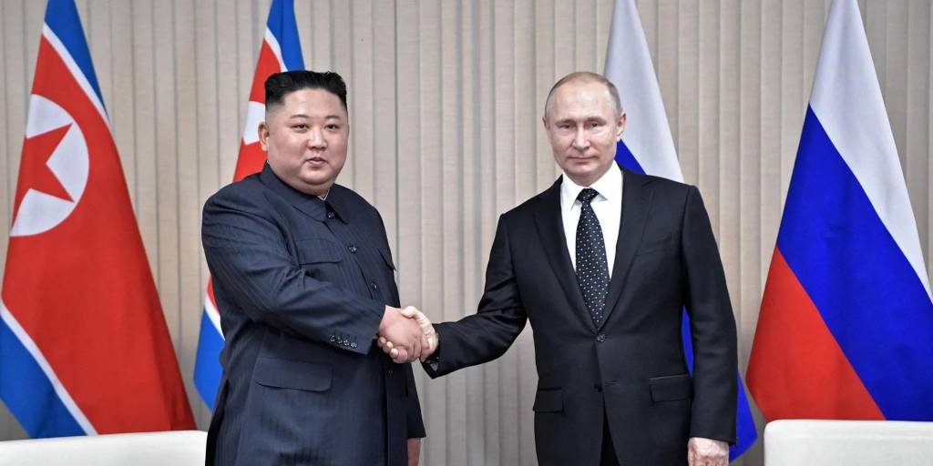 El líder norcoreano Kim Jong-un con el presidente ruso Vladimir Putin en Vladivostok, Rusia, en abril de 2019.