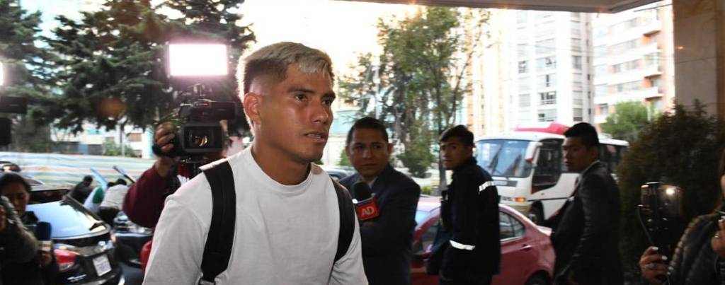 El jugador Julio Herrera, de Always Ready, llegó al hotel de concentración para sumarse a la Verde.