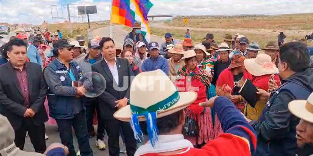 Adhemar Wilcarani, alcalde de Oruro, se dirigió a las personas que acatan el bloqueo