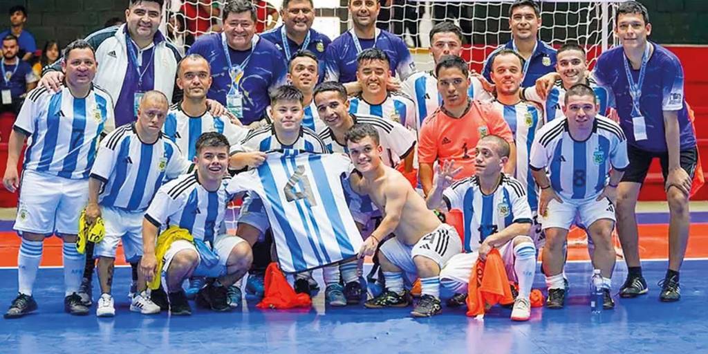 La Selección Argentina se consagró campeón del Mundial de Talla Baja en medio de un escándalo.