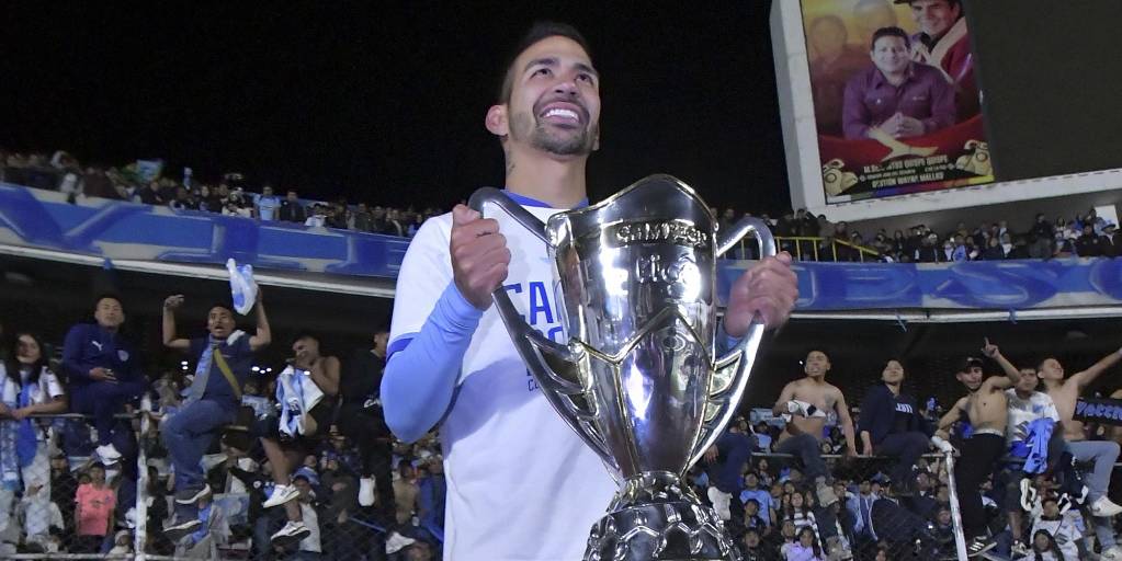 Bejarano se despide de Bolívar y dice que fue víctima de una campaña