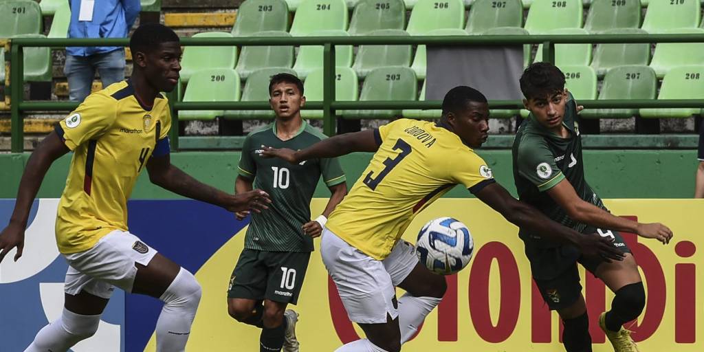 Bolivia desperdició al menos tres claras oportunidades para ganarle a Ecuador