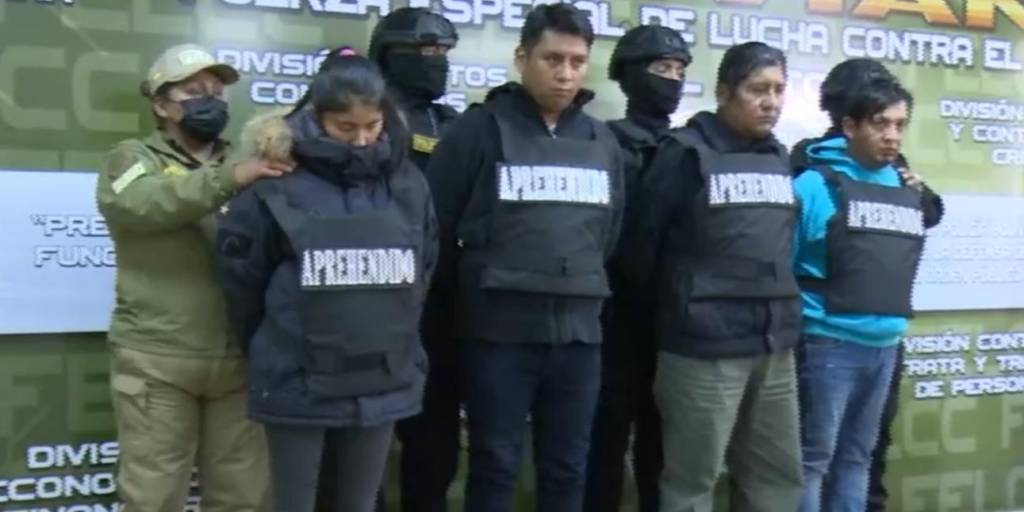 La banda de estafadores fue presentada este viernes por la Felcc de El Alto