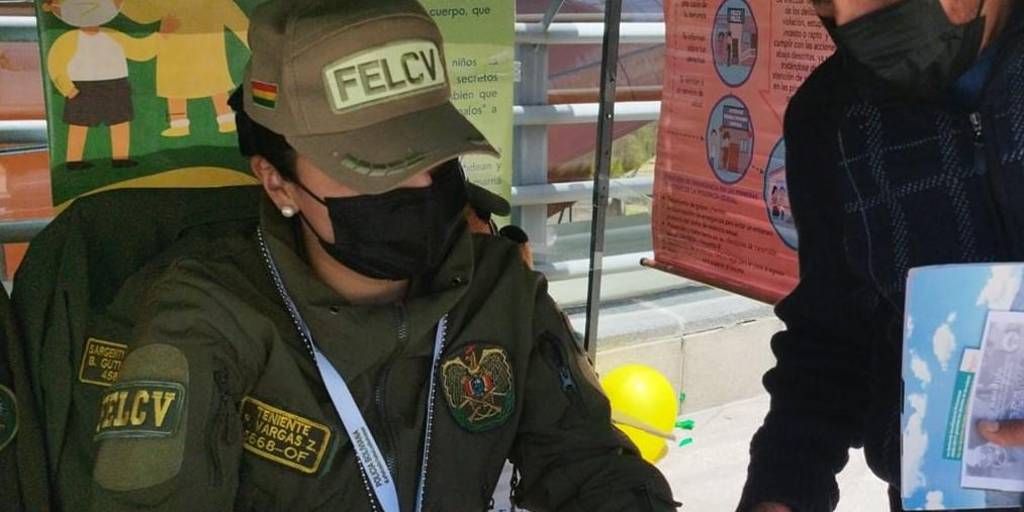 Una funcionaria de la Felcv de La Paz.